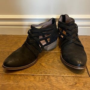 Seychelles Women's Ankle Bootie